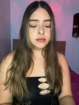 Snapshot of Nahomy_cm chatting on June 29, 2026, 2:51 am Nahomy cm online show from June 29, 2026, 2:51 am