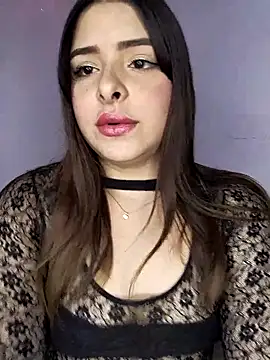 Nahomy cm online show from November 16, 2025, 8:35 pm