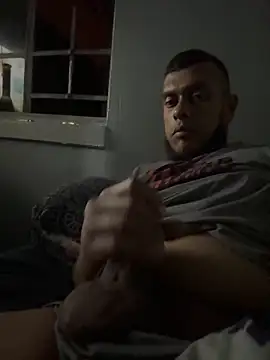 Snapshot of Smallboybigworld chatting on December 15, 2025, 10:15 pm Smallboybigworld online show from December 15, 2025, 10:15 pm