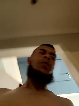 Snapshot of Smallboybigworld chatting on January 11, 2026, 8:43 am Smallboybigworld online show from January 11, 2026, 8:43 am