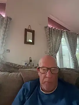 philefc online show from December 18, 2025, 1:37 pm