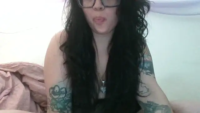 GypsyMamacita online show from June 21, 2026, 8:14 pm