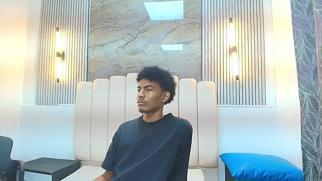 Snapshot of FYKMOR_1 chatting on November 20, 2025, 8:09 pm FYKMOR 1 online show from November 20, 2025, 8:09 pm