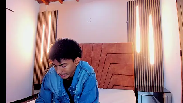 Snapshot of FYKMOR_1 chatting on November 4, 2025, 3:54 am FYKMOR 1 online show from November 4, 2025, 3:54 am