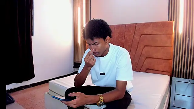 Snapshot of FYKMOR_1 chatting on November 8, 2025, 3:43 am FYKMOR 1 online show from November 8, 2025, 3:43 am