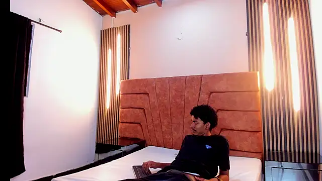 Snapshot of FYKMOR_1 chatting on November 10, 2025, 3:55 am FYKMOR 1 online show from November 10, 2025, 3:55 am