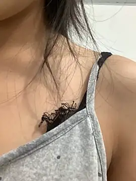    Lily    online show from April 5, 2026, 7:48 am