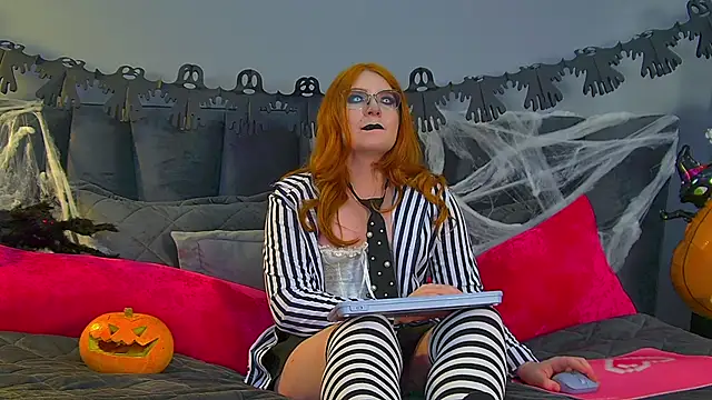 Snapshot of AliceAllisons chatting on October 30, 2025, 8:28 pm AliceAllisons online show from October 30, 2025, 8:28 pm