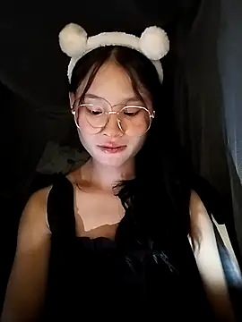 Snapshot of saronla_03 chatting on September 18, 2025, 2:31 pm saronla 03 online show from September 18, 2025, 2:31 pm