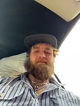 Snapshot of high3ndlowlife chatting on February 17, 2026, 7:33 pm high3ndlowlife online show from February 17, 2026, 7:33 pm