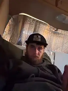 Snapshot of high3ndlowlife chatting on December 17, 2025, 7:41 pm high3ndlowlife online show from December 17, 2025, 7:41 pm