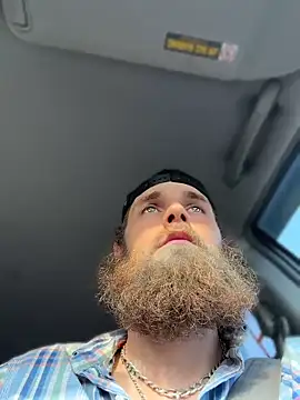 Snapshot of high3ndlowlife chatting on April 8, 2026, 9:38 pm high3ndlowlife online show from April 8, 2026, 9:38 pm