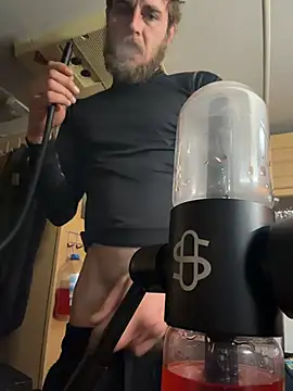 Snapshot of high3ndlowlife chatting on December 14, 2025, 5:51 pm high3ndlowlife online show from December 14, 2025, 5:51 pm