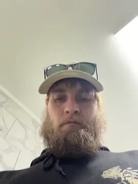 Snapshot of high3ndlowlife chatting on February 8, 2026, 9:45 pm high3ndlowlife online show from February 8, 2026, 9:45 pm