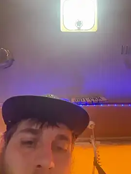 Snapshot of high3ndlowlife chatting on January 9, 2026, 4:47 pm high3ndlowlife online show from January 9, 2026, 4:47 pm