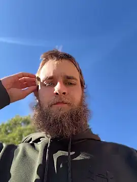 Snapshot of high3ndlowlife chatting on April 9, 2026, 9:54 pm high3ndlowlife online show from April 9, 2026, 9:54 pm