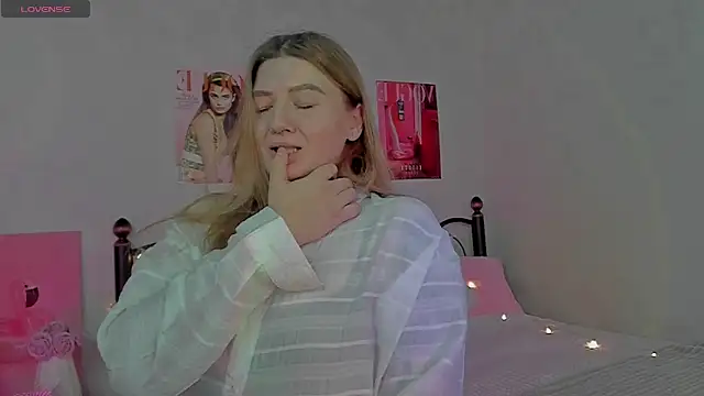 Snapshot of Ruby_Al1en chatting on January 18, 2026, 1:20 am Ruby Al1en online show from January 18, 2026, 1:20 am