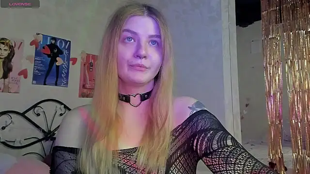 Snapshot of Ruby_Al1en chatting on February 16, 2026, 7:18 am Ruby Al1en online show from February 16, 2026, 7:18 am