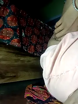 Snapshot of Juhi_chawla chatting on October 27, 2025, 1:39 am Juhi chawla online show from October 27, 2025, 1:39 am