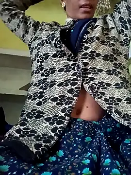 Snapshot of Juhi_chawla chatting on November 21, 2025, 2:10 am Juhi chawla online show from November 21, 2025, 2:10 am