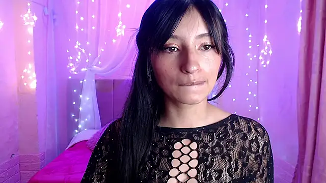 Snapshot of alaia_blue chatting on October 31, 2025, 2:24 pm alaia blue online show from October 31, 2025, 2:24 pm