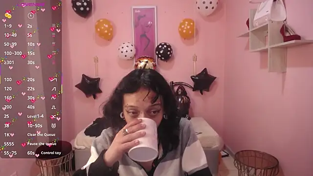 LadyWawy online show from October 17, 2025, 12:51 pm