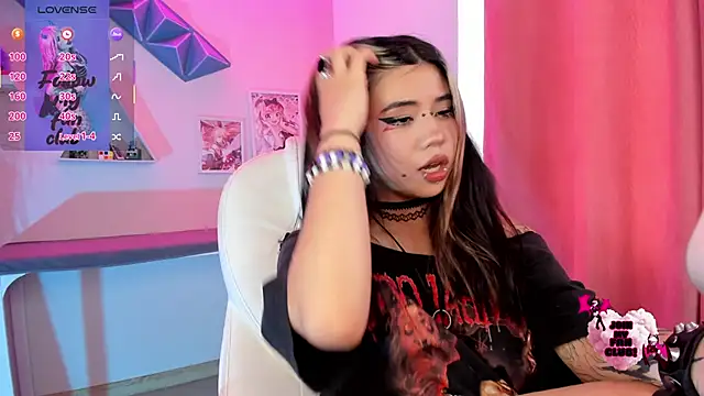 Snapshot of pinkk_deemon chatting on January 10, 2026, 2:01 pm pinkk deemon online show from January 10, 2026, 2:01 pm