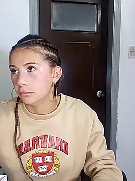 Snapshot of CharlotteSex_ chatting on November 20, 2025, 9:10 am CharlotteSex online show from November 20, 2025, 9:10 am