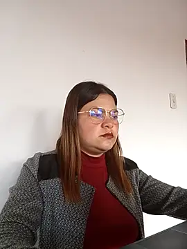 LUCIANA  99 online show from October 13, 2025, 3:57 pm