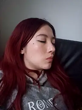 lunnaa  online show from March 4, 2026, 11:01 pm