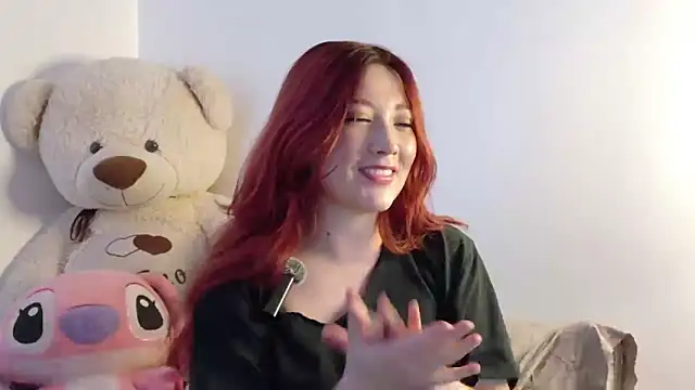 lunnaa  online show from November 20, 2025, 11:36 pm