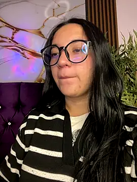 Snapshot of sara_roy04_ chatting on September 26, 2025, 3:57 am sara roy04  online show from September 26, 2025, 3:57 am