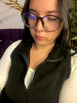 Snapshot of sara_roy04_ chatting on October 4, 2025, 1:07 am sara roy04  online show from October 4, 2025, 1:07 am