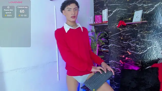 lyan hots online show from December 3, 2025, 12:04 pm