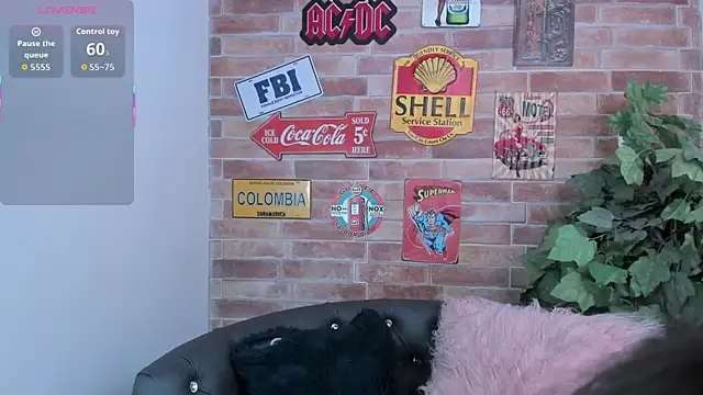 Snapshot of misss_luxury chatting on October 29, 2025, 11:09 am misss luxury online show from October 29, 2025, 11:09 am