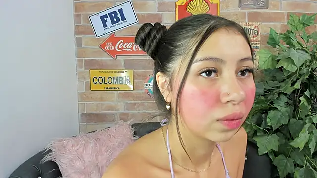 Snapshot of misss_luxury chatting on September 15, 2025, 10:59 am misss luxury online show from September 15, 2025, 10:59 am