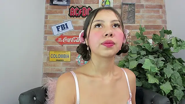 Snapshot of misss_luxury chatting on November 8, 2025, 11:03 am misss luxury online show from November 8, 2025, 11:03 am