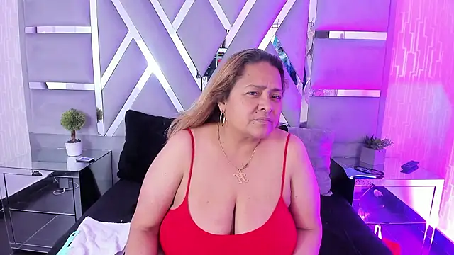 MonzerratBoyer online show from March 29, 2026, 7:04 pm