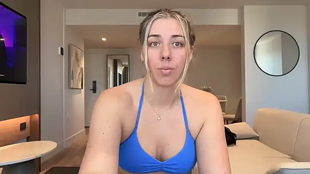 louiseberkeley online show from April 15, 2026, 3:12 am