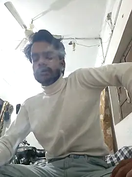 yashuuuu021 online show from November 5, 2025, 8:01 pm