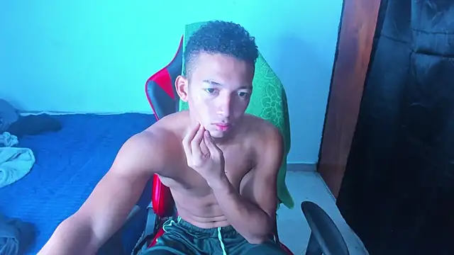 Snapshot of JuanchiT66 chatting on April 15, 2026, 6:56 pm JuanchiT66 online show from April 15, 2026, 6:56 pm