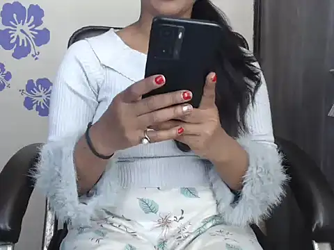 Snapshot of Love-Sex_Love chatting on November 17, 2025, 4:22 pm Love-Sex Love online show from November 17, 2025, 4:22 pm