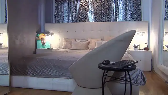 LadyValeriaXO online show from March 31, 2026, 12:29 pm