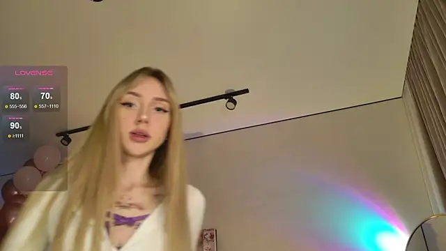 Snapshot of Lunainnk chatting on December 1, 2025, 12:22 am Lunainnk online show from December 1, 2025, 12:22 am