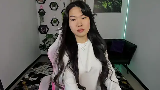 Snapshot of LunaPurrr chatting on November 28, 2025, 12:22 am LunaPurrr online show from November 28, 2025, 12:22 am