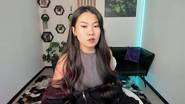 Snapshot of LunaPurrr chatting on November 28, 2025, 11:16 pm LunaPurrr online show from November 28, 2025, 11:16 pm