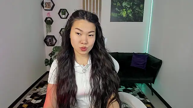 Snapshot of LunaPurrr chatting on November 21, 2025, 1:04 am LunaPurrr online show from November 21, 2025, 1:04 am