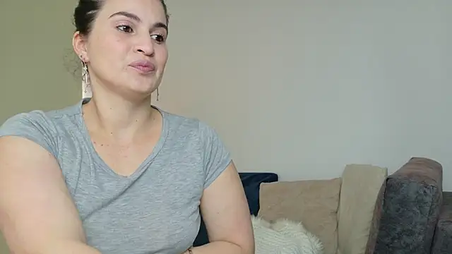 Snapshot of lizdevine chatting on November 9, 2025, 1:48 pm lizdevine online show from November 9, 2025, 1:48 pm