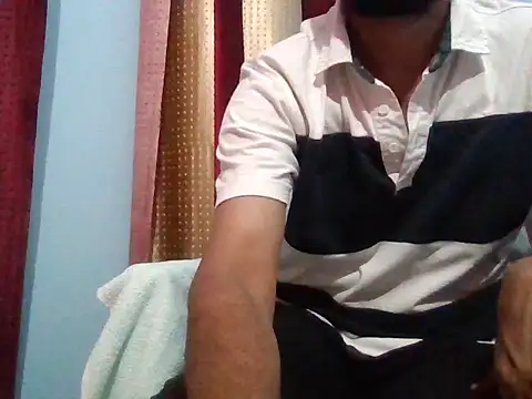 Snapshot of creativecommin chatting on October 22, 2025, 7:35 pm creativecommin online show from October 22, 2025, 7:35 pm