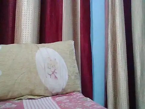 Snapshot of creativecommin chatting on October 27, 2025, 7:04 pm creativecommin online show from October 27, 2025, 7:04 pm